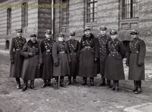 1932 Kraków, dowództwo III b/12pp. Drugi od prawej kpt W Steblik, czwarty mjr A Szymański